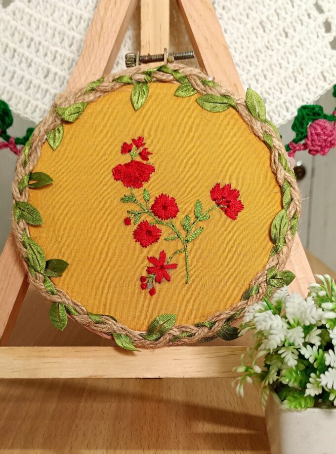 Round Embroidered Frame