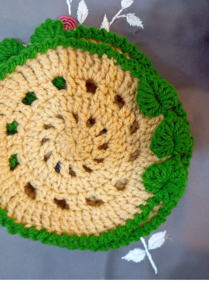 Green leaves border design tea coaster