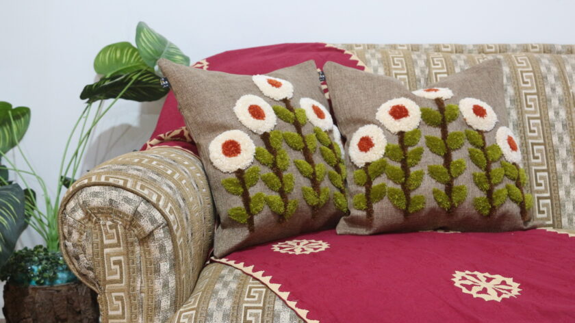 5 Pcs Jute 3D Floral Runner Cushions Set - Image 2