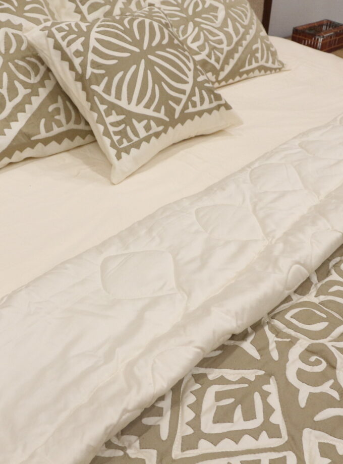 6 Pcs Applique Quilt Bedsheet set