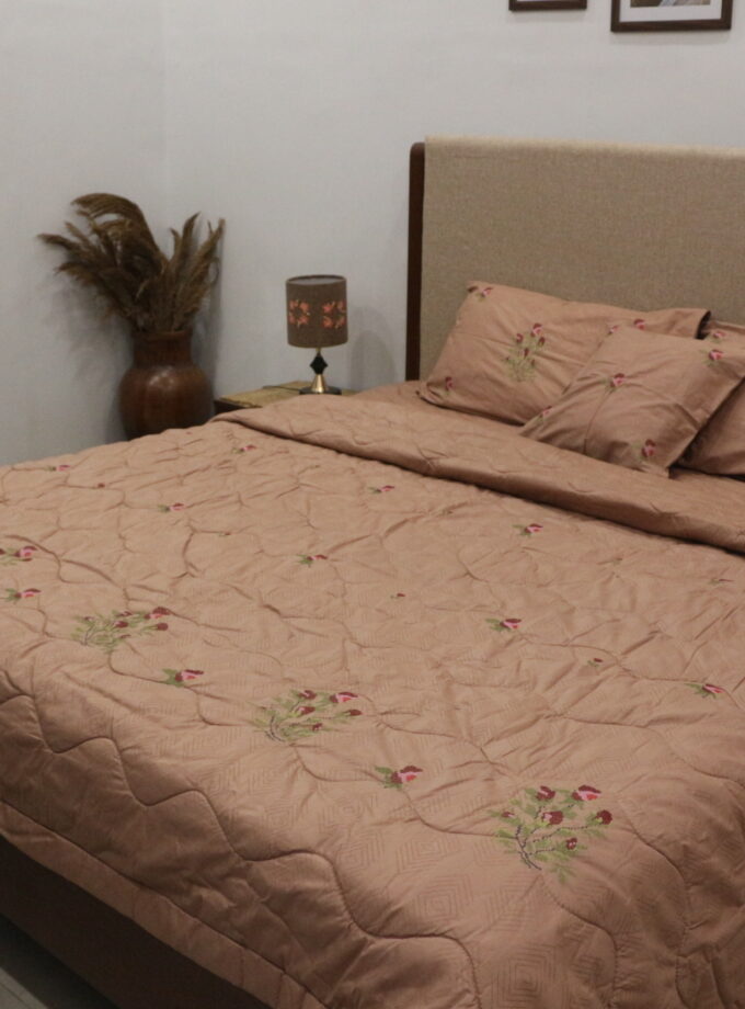 6 Pcs Embroidered Quilt Bedsheet set