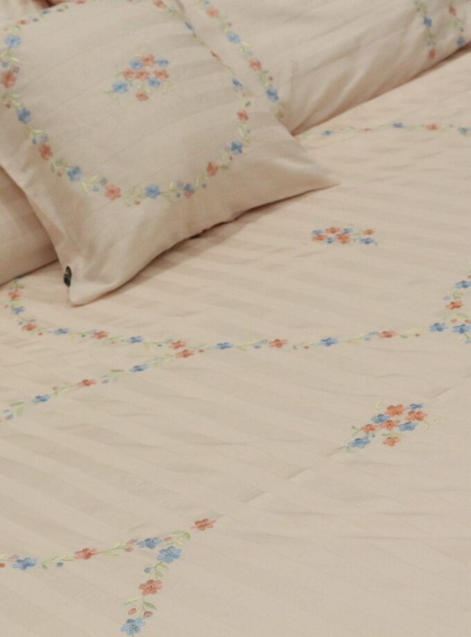 5 Pcs Embroidered Bedsheet set