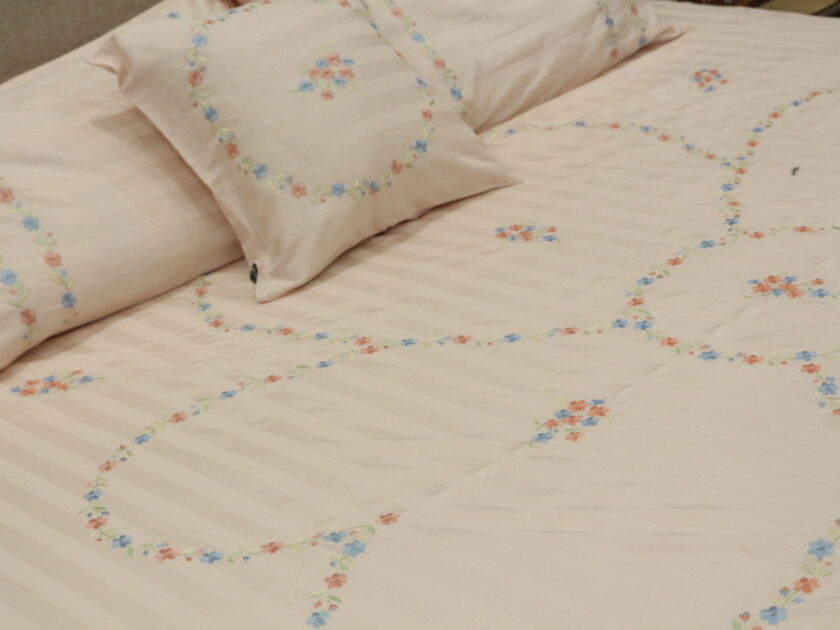 5 Pcs Embroidered Bedsheet set - Image 2