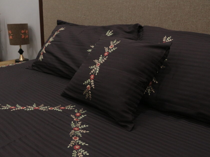 5 Pcs Embroidered Bedsheet set - Image 4