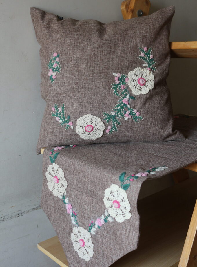 5 Pc Runner Cushions Set