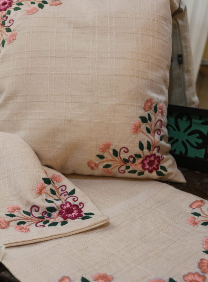 6 Pc Runner Cushions Set