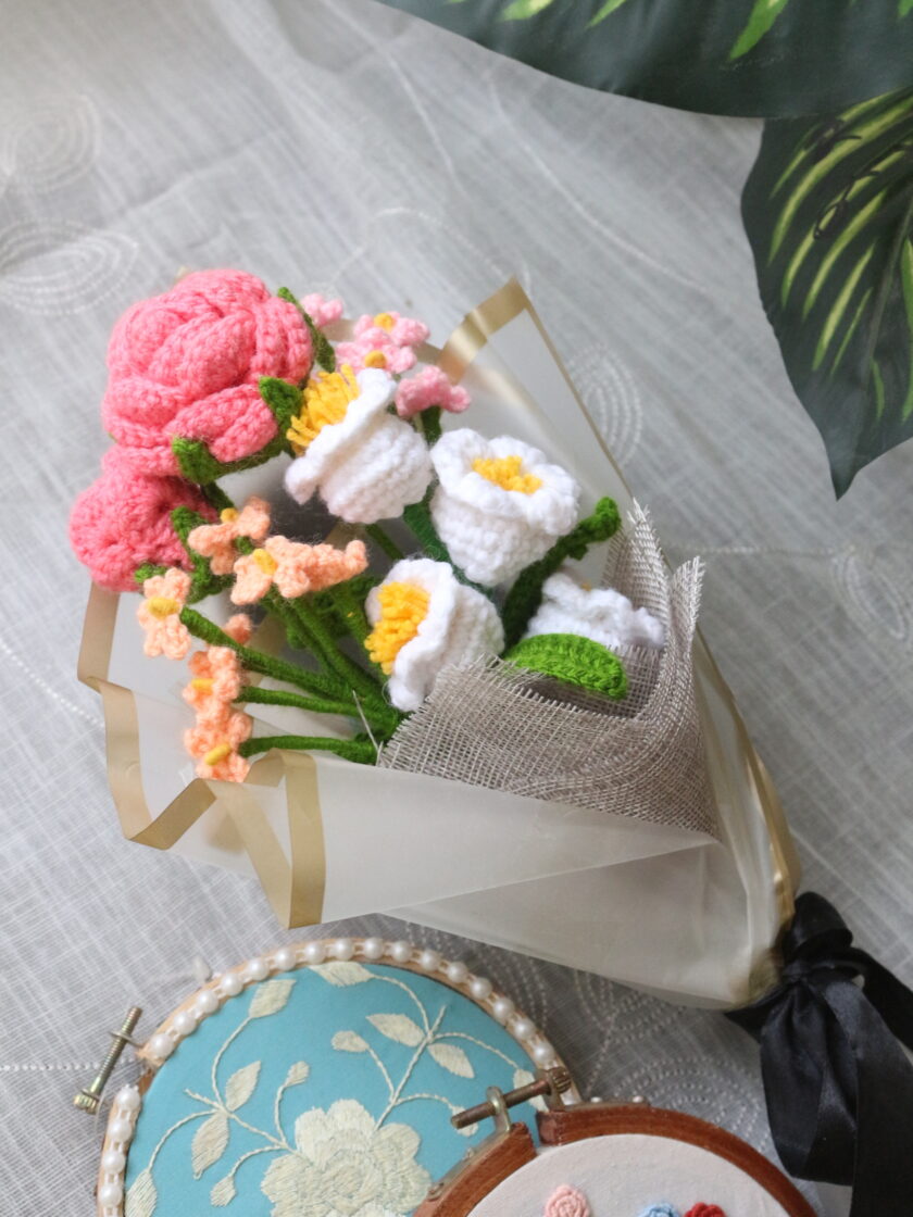 Crochet flower bouquet - Image 2