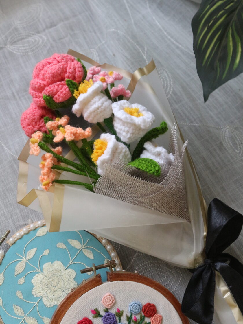 Crochet flower bouquet - Image 5