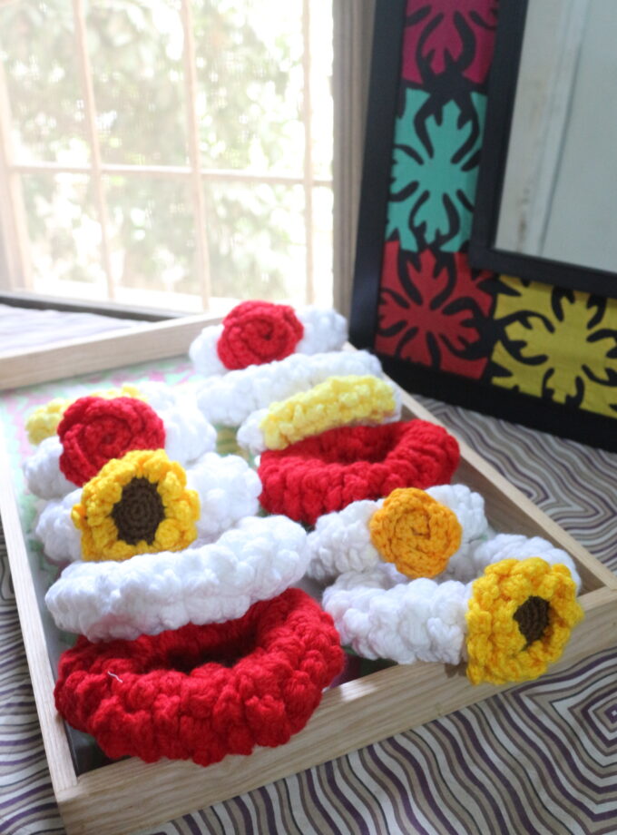 Crochet Floral Bracelet \ Gajrey