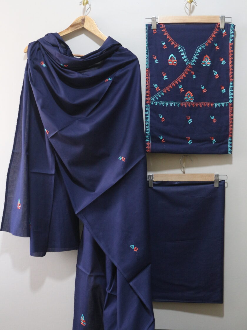 3 Pcs embroidered suit - Image 2