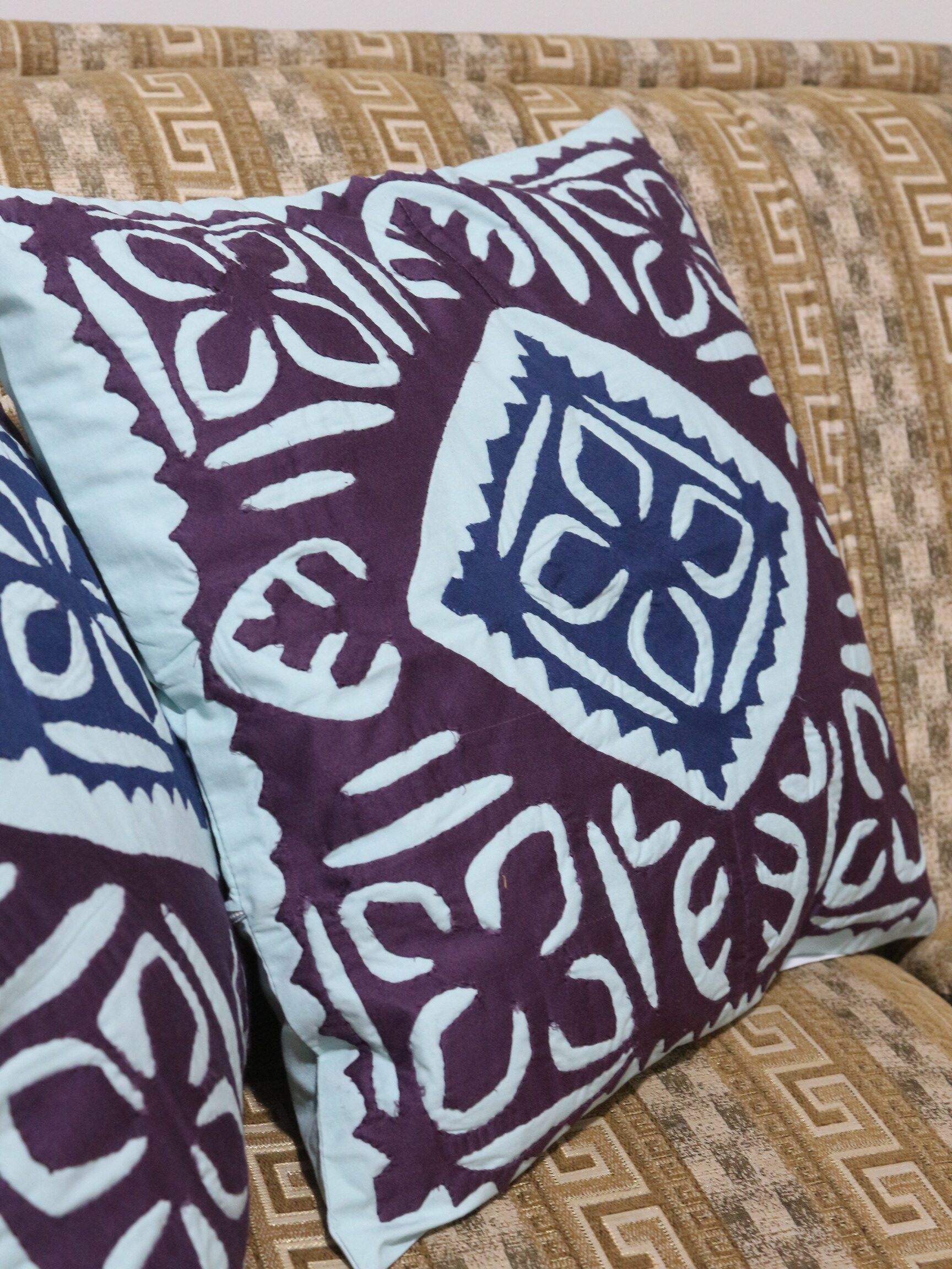 2 Pcs Applique cushion covers set - Image 4