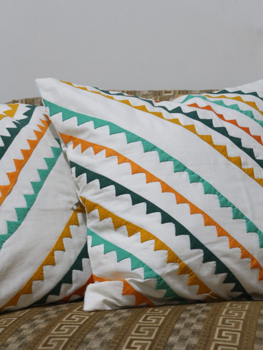 2 Pcs Applique cushion covers set - Image 4