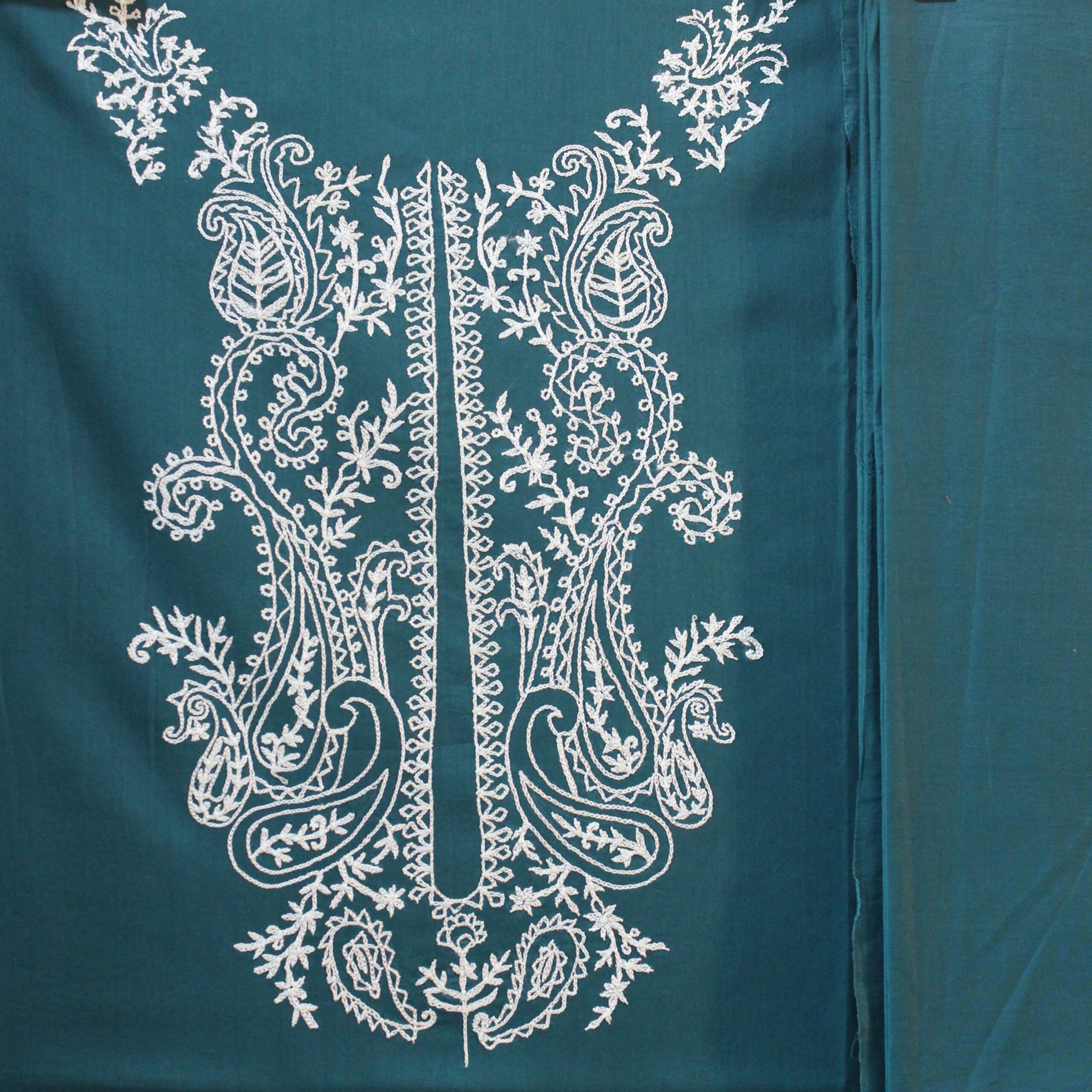 3 Pcs Embroidered Suit