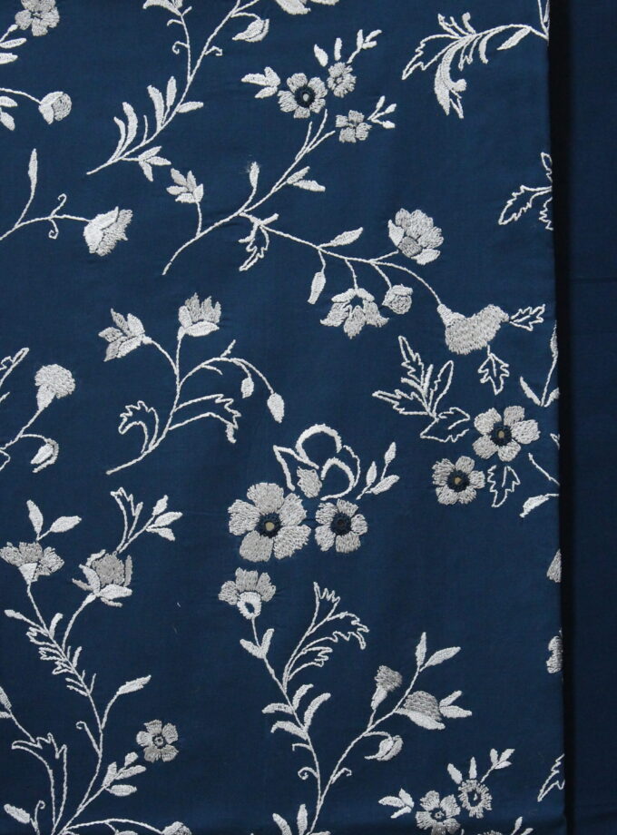 3 Pcs Embroidered Suit