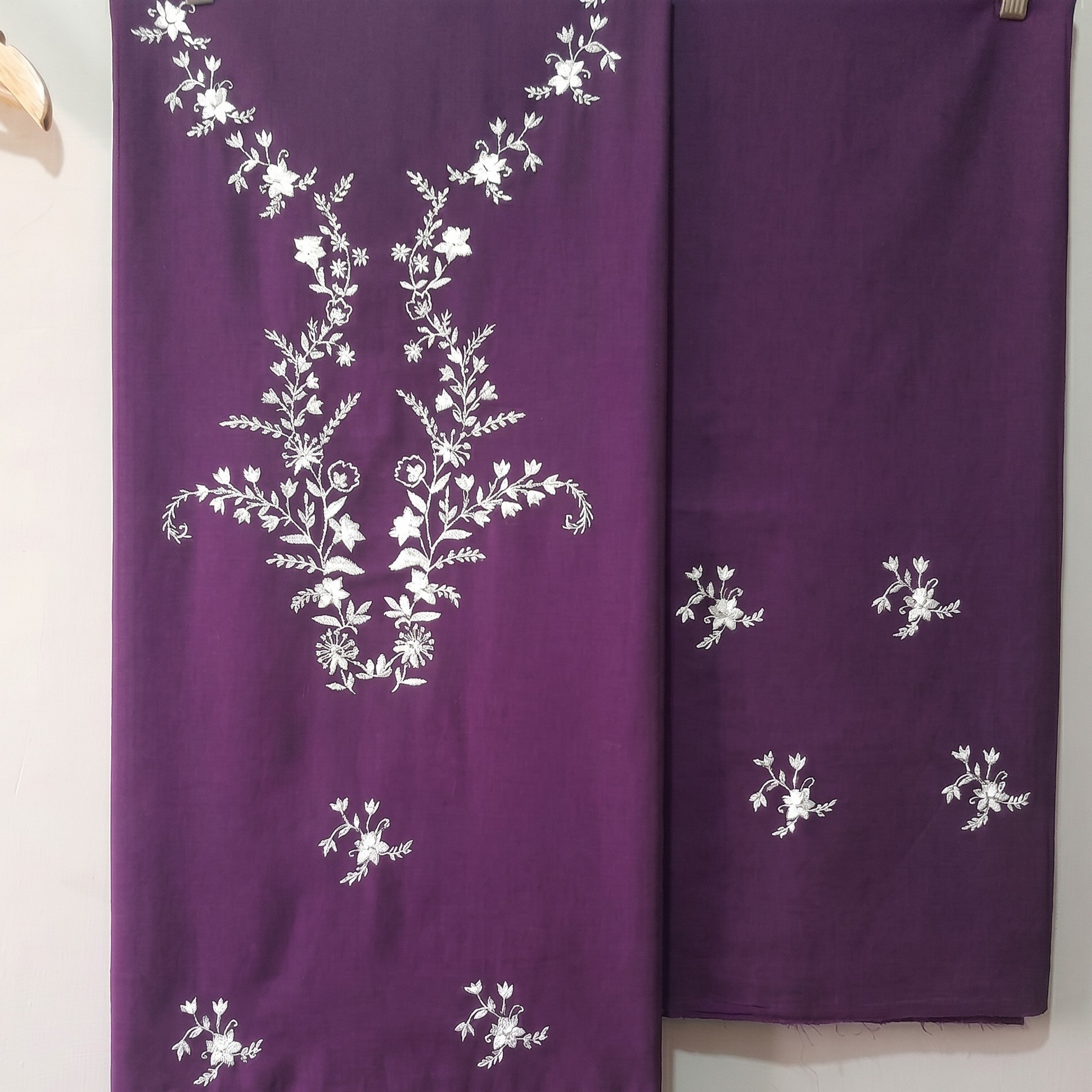 2 Pcs Embroidery Suit - Image 4