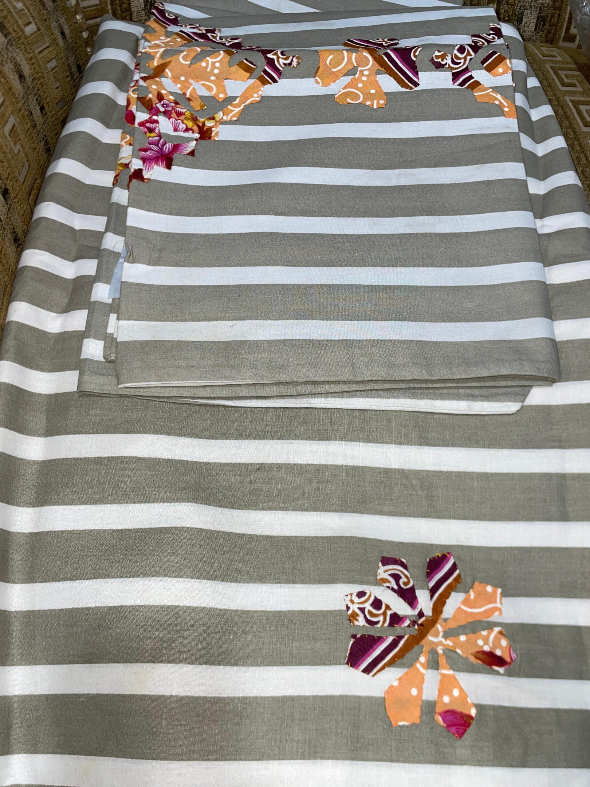 3 Pcs Applique Bedsheet set - Image 3